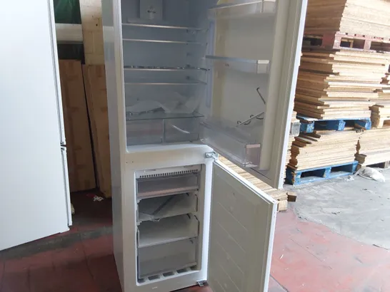 CDA FRIDGE FREEZER - WHITE 