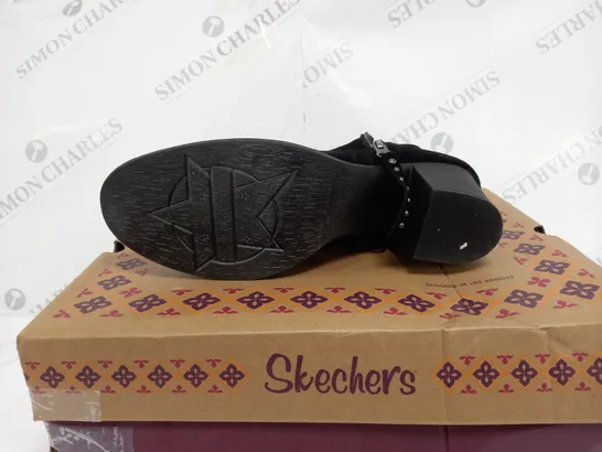 BOXED SKECHERS TAXI ZIP BOOTIES, BLACK - SIZE 8