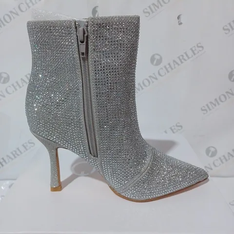 QUIZ SILVER SPARKLY HEELED SHOES - SIZE 4