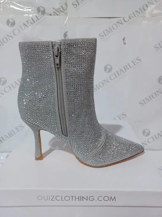 QUIZ SILVER SPARKLY HEELED SHOES - SIZE 4