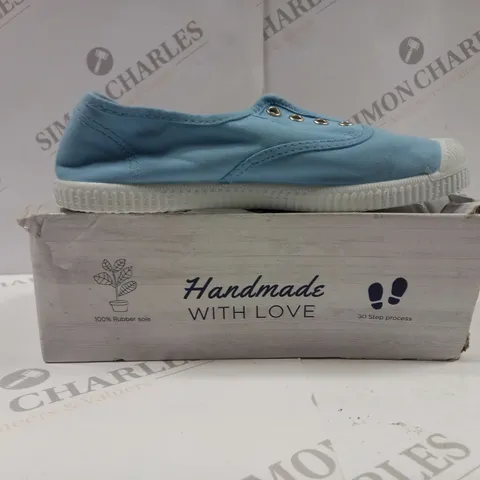 BOXED PAIR OF HAMPTON CANVAS PLUM WITH TOE CAP IN SEA BLUE UK SIZE 2