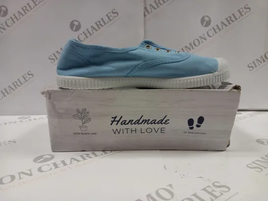 BOXED PAIR OF HAMPTON CANVAS PLUM WITH TOE CAP IN SEA BLUE UK SIZE 2