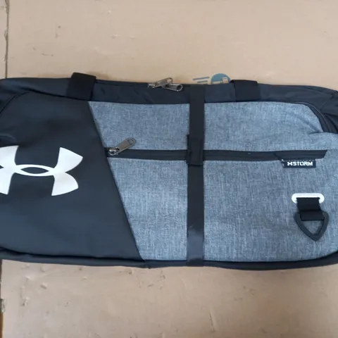 UNDER ARMOUR XSTORM SPORTS BAG BLACK AND GREY