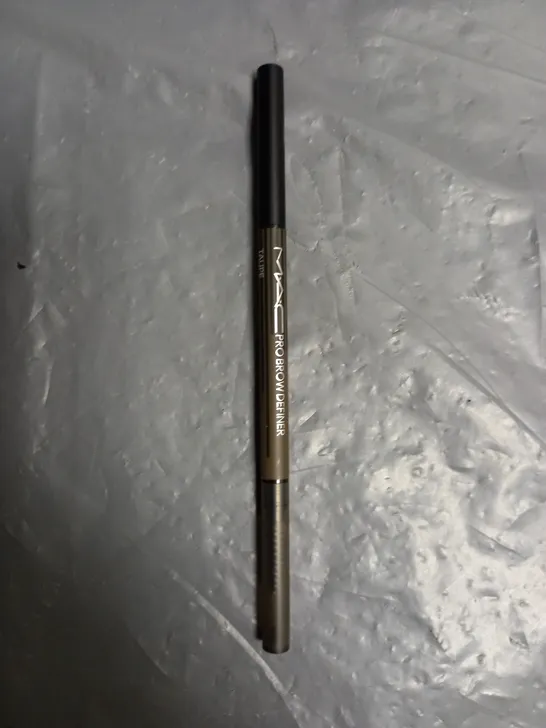 MAC PRO BROW DEFINER IN TAUPE 1MM TIP