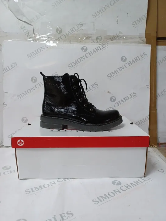 REIKER BLACK LACE UP BOOY SIZE 6