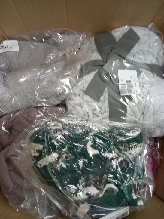 LARGE BOX OF APPROXIMATELY 15 CLOTHING ITEMS ALL IN DIFFRENT COLOURS AND SIZES 