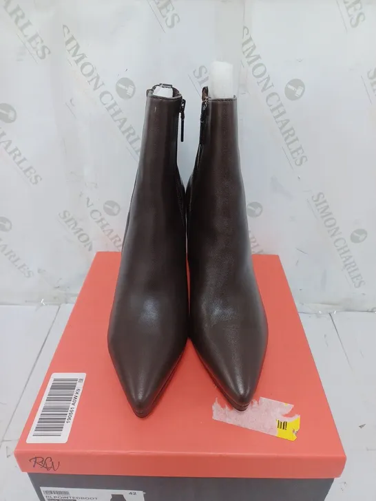 BOXED PAIR OF RUTH LANGSFORD PLATFORM LEATHER ANKLE BOOTS IN CHOCOLATE SIZE 7