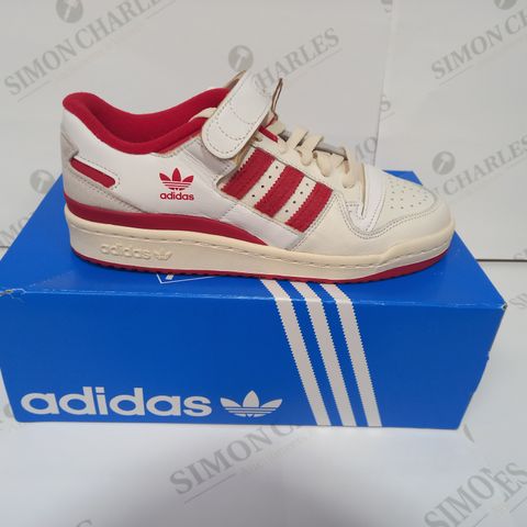 BOXED PAIR OF SIZE ADIDAS TRAINERS IN WHITE/RED UK SIZE 6