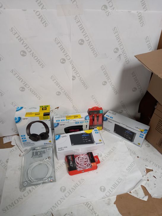 LOT OF ASSORTED ITEMS TO INCLUDE HEADPHONES, USB CABLES AND ALARM CLOCKS