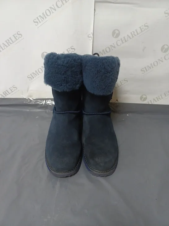 EMU AUSTRALIA WATERPROOF BLUE SUEDE BOOTS SIZE 5