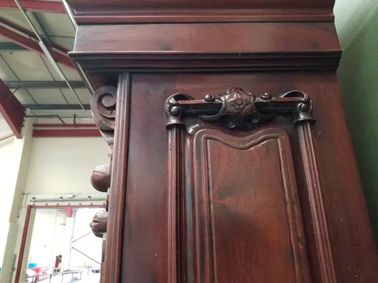 VICTORIAN MAHOGANY VENEER PART GLAZED LOCKABLE BOOKCASE WITH CUPBOARD