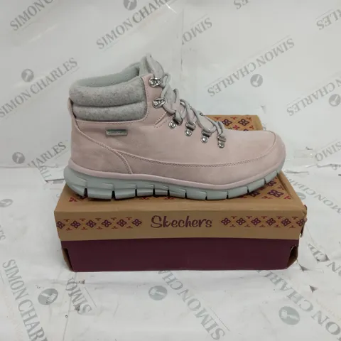 BOXED SKECHERS SYNERGY WARM TECH BOOTS, BLUSH - SIZE 8