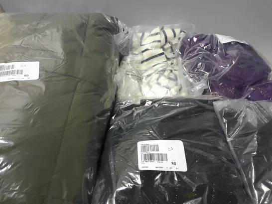 BOX OF APPROXIMATELY 10 CLOTHING ITEMS TO JUMPER TOPS AND JACKETS 