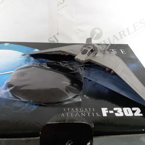 BOXED HERO COLLECTOR STARGATE SHIPS F-302 MODEL