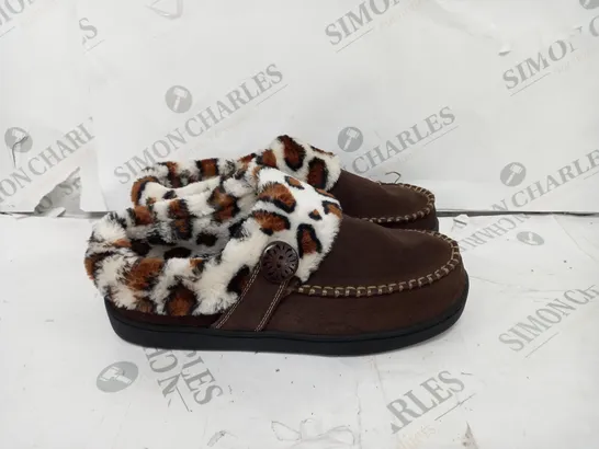 EARTH ORIGINS SIZE 6 SLIPPER