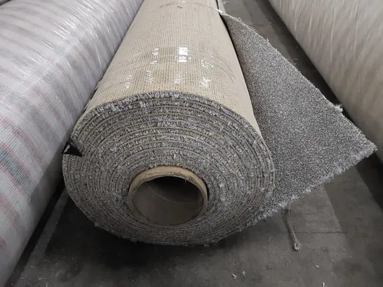 ROLL OF QUALITY APOLLO PLUS CARPET // SIZE: APPROXIMATELY 4 X 7.7m