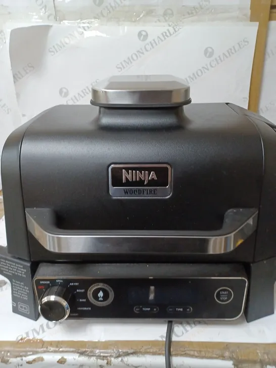 BOXED NINJA WOODFIRE ELECTRIC BBQ GRILL & SMOKER WITH AIR FRY FUNCTION OG701UKQ