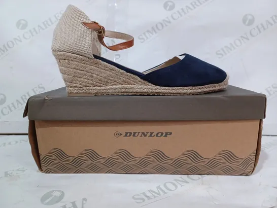 BOXED PAIR OF DUNLOP CLOSED TOE WEDGE SANDALS IN NAVY SIZE 6