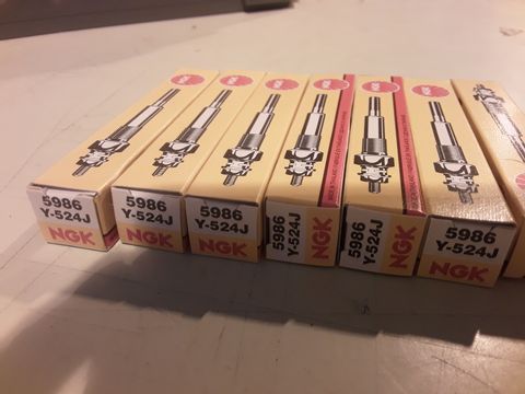 ASSORTED NKG SPARK PLUGS, 2 × 6869 MAR9A-J, 4 × 37722 BR5HS & 7 × GLOWPLUGS 5986 Y-524J