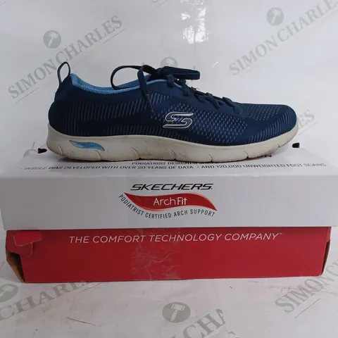 SKECHERS ARCH FIT REFINE TRAINER IN NAVY - UK 5 & HALF