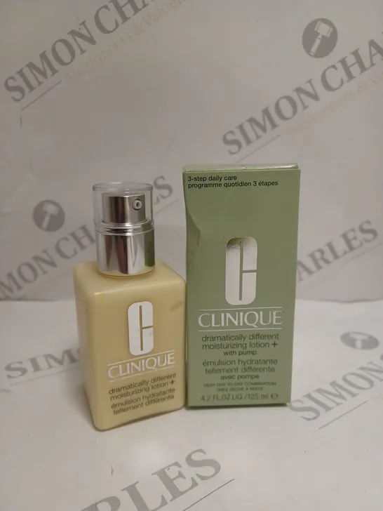 BOXED CLINIQUE DRAMATICALLY DIFFERENT MOISTURISING LOTION - 125ML 