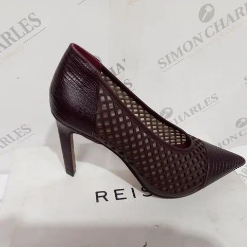 BOXED REISS CLOVER LIZARD STYLE POMEGRANATE COLOURED HEELS - SIZE 6