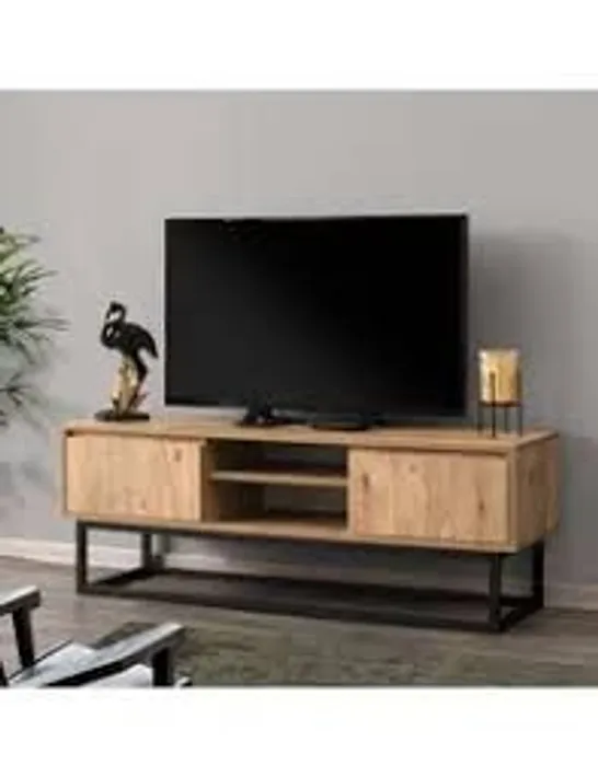 BOXED DECORTIE BELINDA 140 TV STAND 