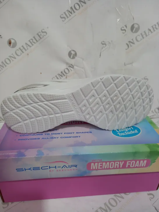 SKECHERS SKECH-AIR CLIP LACE UP TRAINERS IN LAVENDER UK SIZE 7