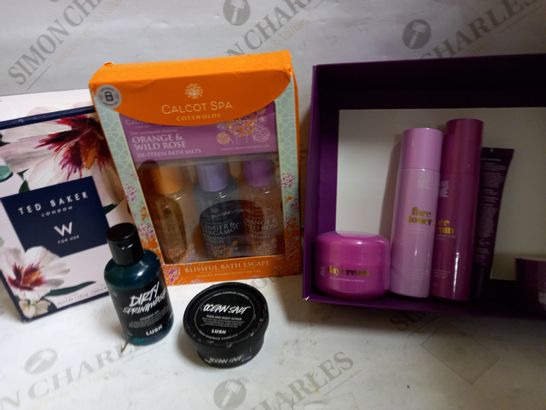 WOMEN'S BATH AND BODY GIFT SETS LOTS INCLUDING GIVE ME SKINCARE, CALCOT SPA, TED BAKER AND LUSH