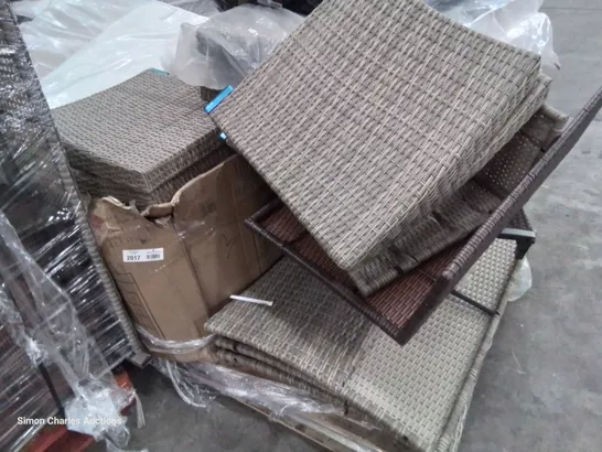 PALLET OF ASSORTED RATTAN GARDEN FURNITURE PARTS 