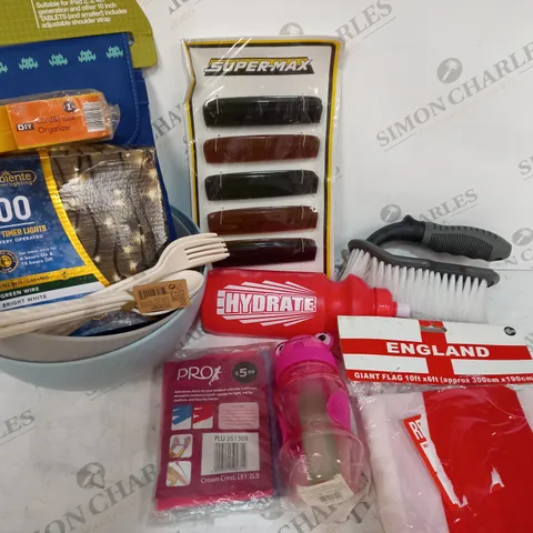 BOX OF ASSORTED ITEM TO INCLUDE COMBS, BOWLS, FLAG, BRUSH ETC