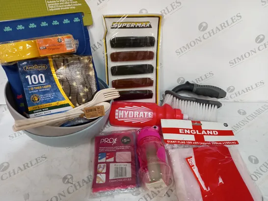 BOX OF ASSORTED ITEM TO INCLUDE COMBS, BOWLS, FLAG, BRUSH ETC