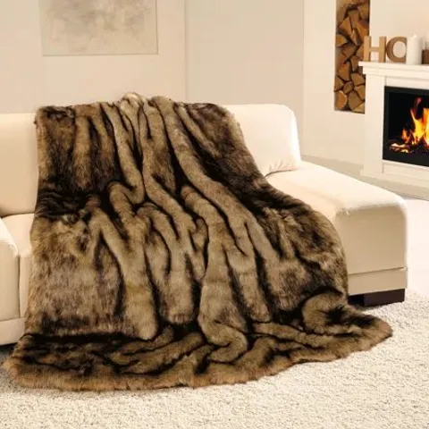 BOXED RUSSIAN SABLE FAUX FUR BLANKET // SIZE UNSPECIFIED (1 BOX)