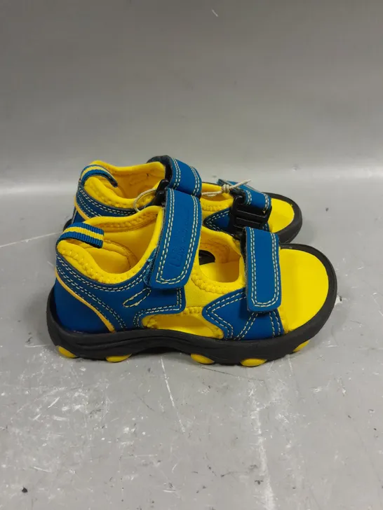 MOUNTAIN WAREHOUSE CHILDRENS TWIN STRAP SANDALS IN BLUE/YELLOW - 7 