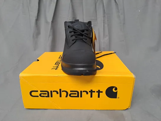 BOXED PAIR OF EARHARTT DETROIT CHUKKA BOOTS IN BLACK EU SIZE 44