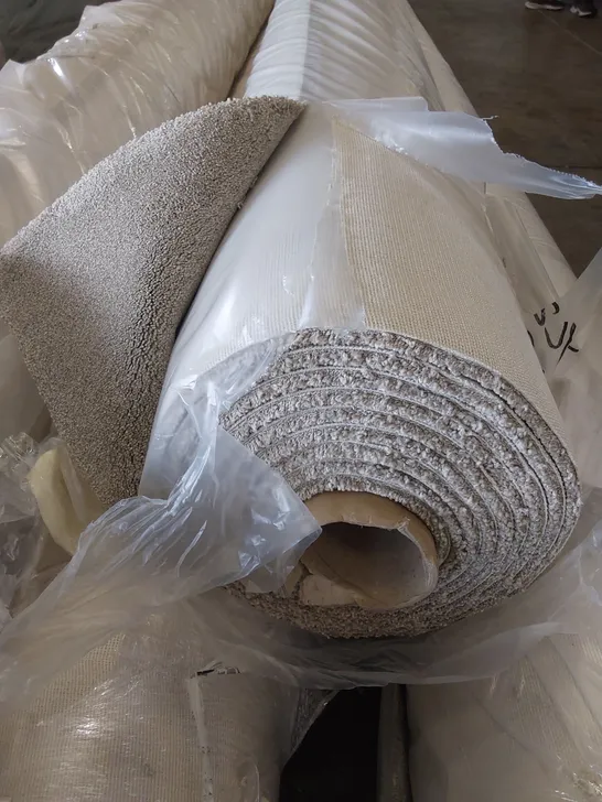 ROLL OF QUALITY EC HEARTLAND ULTRA BROADHEATH CARPET // APPROX SIZE: 5 X 7m