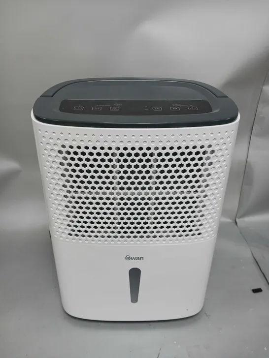 SWAN 10-LITRE DEHUMIDIFIER - WHITE/GREY RRP £99.99