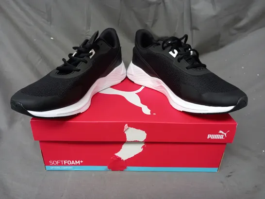 BOXED PAIR OF PUMA SOFTFOAM+ SHOES IN BLACK/WHITE UK SIZE 8