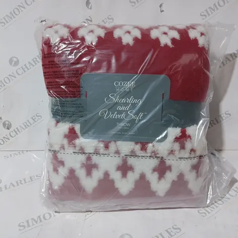 BOXED COZEE HOME SHEARLING AND VELVET SOFT THROW IN RED/WHITE (150 X 200CM)