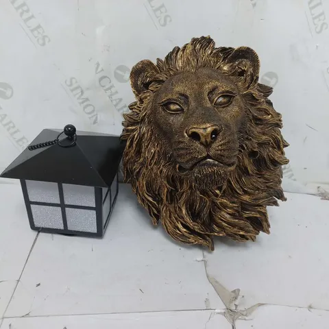 BOXED MY GARDEN STORIES LION WALL PLANTER WITH LANTERN