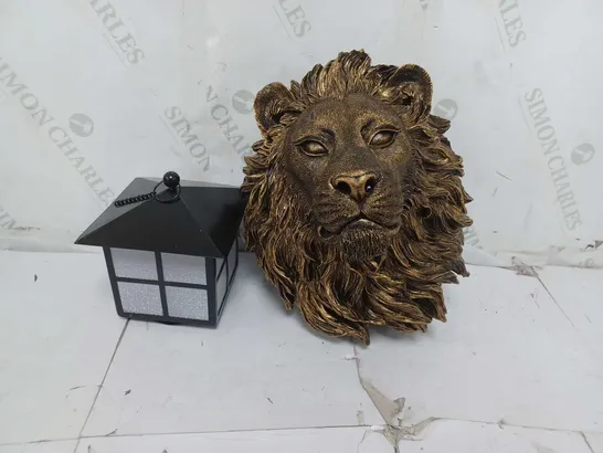 BOXED MY GARDEN STORIES LION WALL PLANTER WITH LANTERN