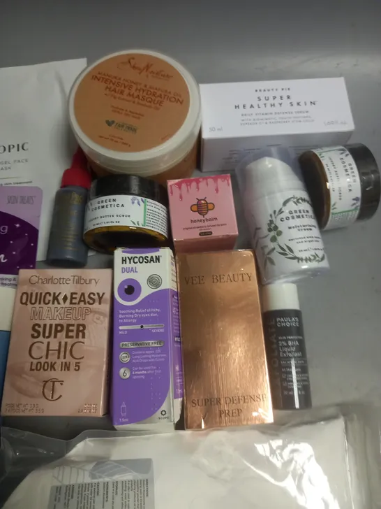 LOT OF APPROXIMATELY 20 ASSORTED HEALTH AND BEAUTY ITEMS TO INCLUDE SODIUM BICARBONATE, CHARLOTTE TILBURY MAKE UP AND PAULAS CHICE TONER