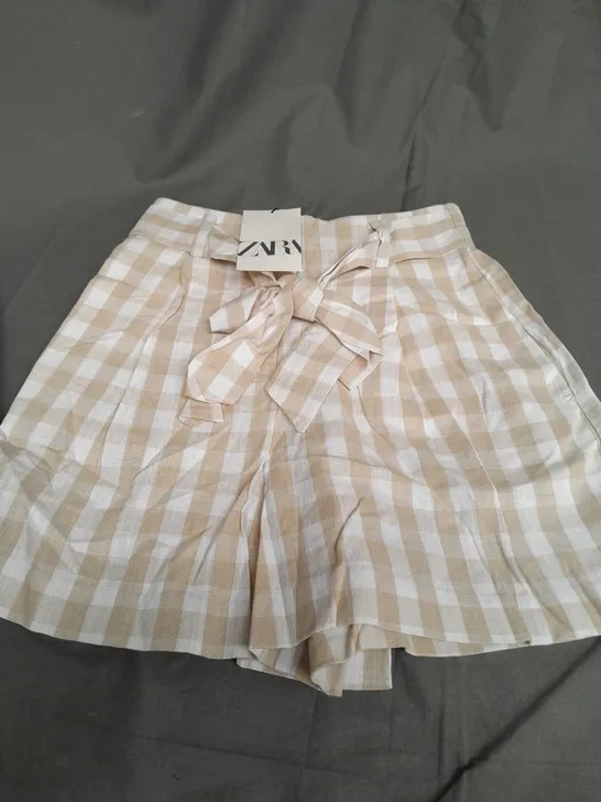 ZARA SHORTS CHECKER SHORTS - XS