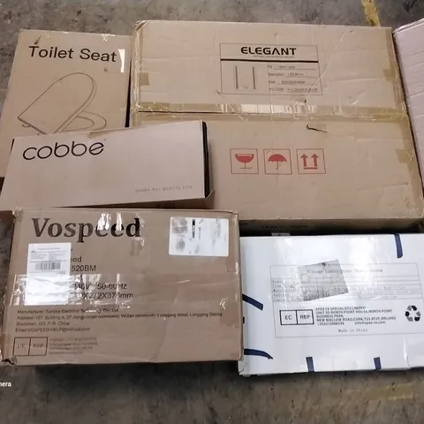 PALLET OF ASSORTED ITEMS INCLUDING ELEGANT LED MIRROR, VINTAGE LUXURY BRASS SHOWER SYSTEM, VOSPEED STAND MIXER, COBBE KITCHEN FAUCET, TOILET SEAT, 