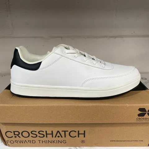 BOXED PAIR OF CROSSHATCH WHITE TRAINERS SIZE 9