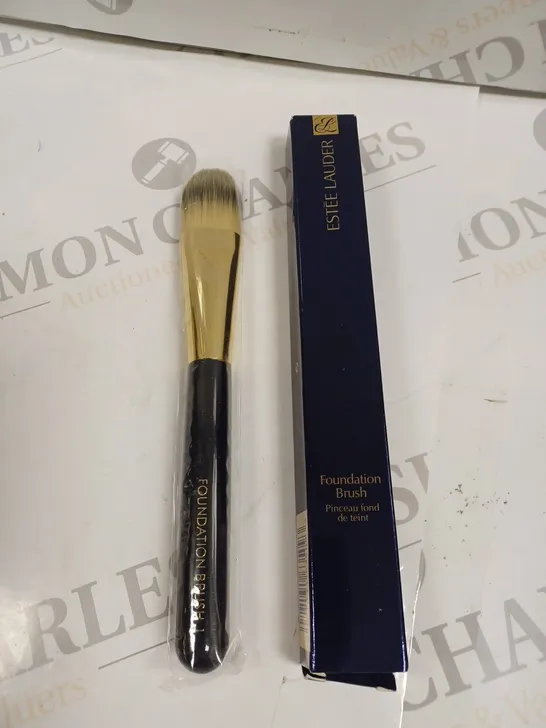 BOXED ESTEE LAUDER FOUNDATION BRUSH 