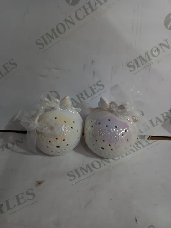 CERAMIC LIGHT UP DECORATIVE WHITE BAUBLES 