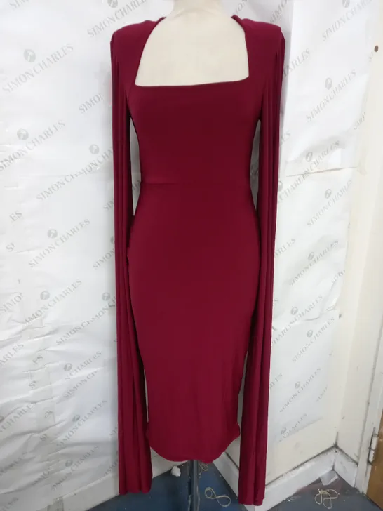 CLUB LONDON SQUARE NECK PADDED SHOULDER MIDI DRESS WITH CAPE SLEEVES IN BERRY SIZE 12