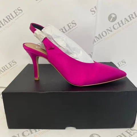 BOXED PAIR OF VERY PINK HIGH HEELS SIZE 5 