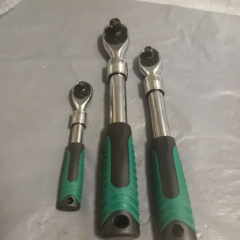 SET OF 3 EXTENDABLE SOCKET WRENCHES 